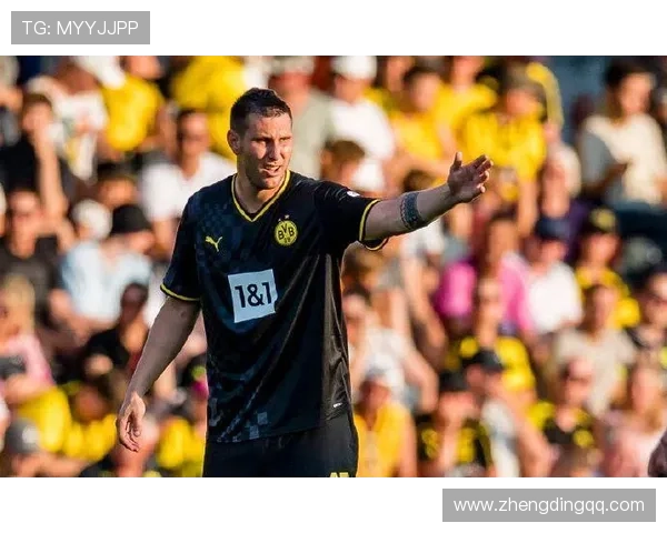 多特蒙德俱乐部在转会市场动态频繁 展望新赛季阵容重建与目标 多特蒙德俱乐部在转会市场动态频繁 展望新赛季阵容重建与目标