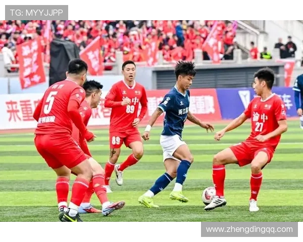 年度焦点之战上演国足与劲敌激烈对决引燃全国球迷热情高潮迭起精彩 年度焦点之战上演国足与劲敌激烈对决引燃全国球迷热情高潮迭起精彩