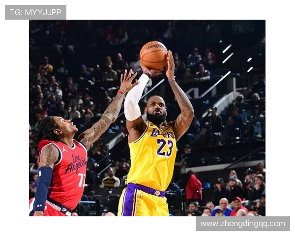 詹姆斯复出带领湖人逆转战胜勇士 詹皇火力全开贡献三双数据